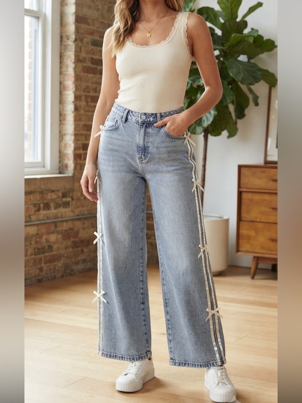 🎀1030 TENTHIRTY  jeans with bows  Wide-Leg Jeans light wash NWOT size 9